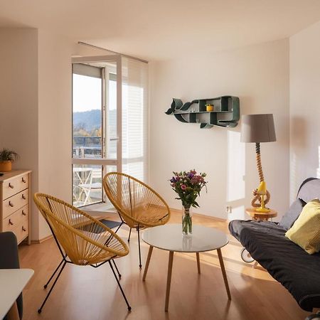 Sunny Apartment In Modrany By Prague Days Экстерьер фото