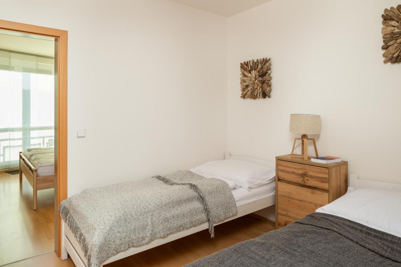 Sunny Apartment In Modrany By Prague Days Экстерьер фото