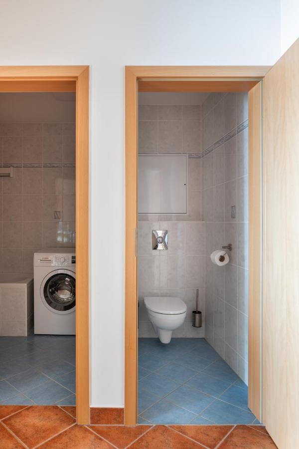Sunny Apartment In Modrany By Prague Days Экстерьер фото