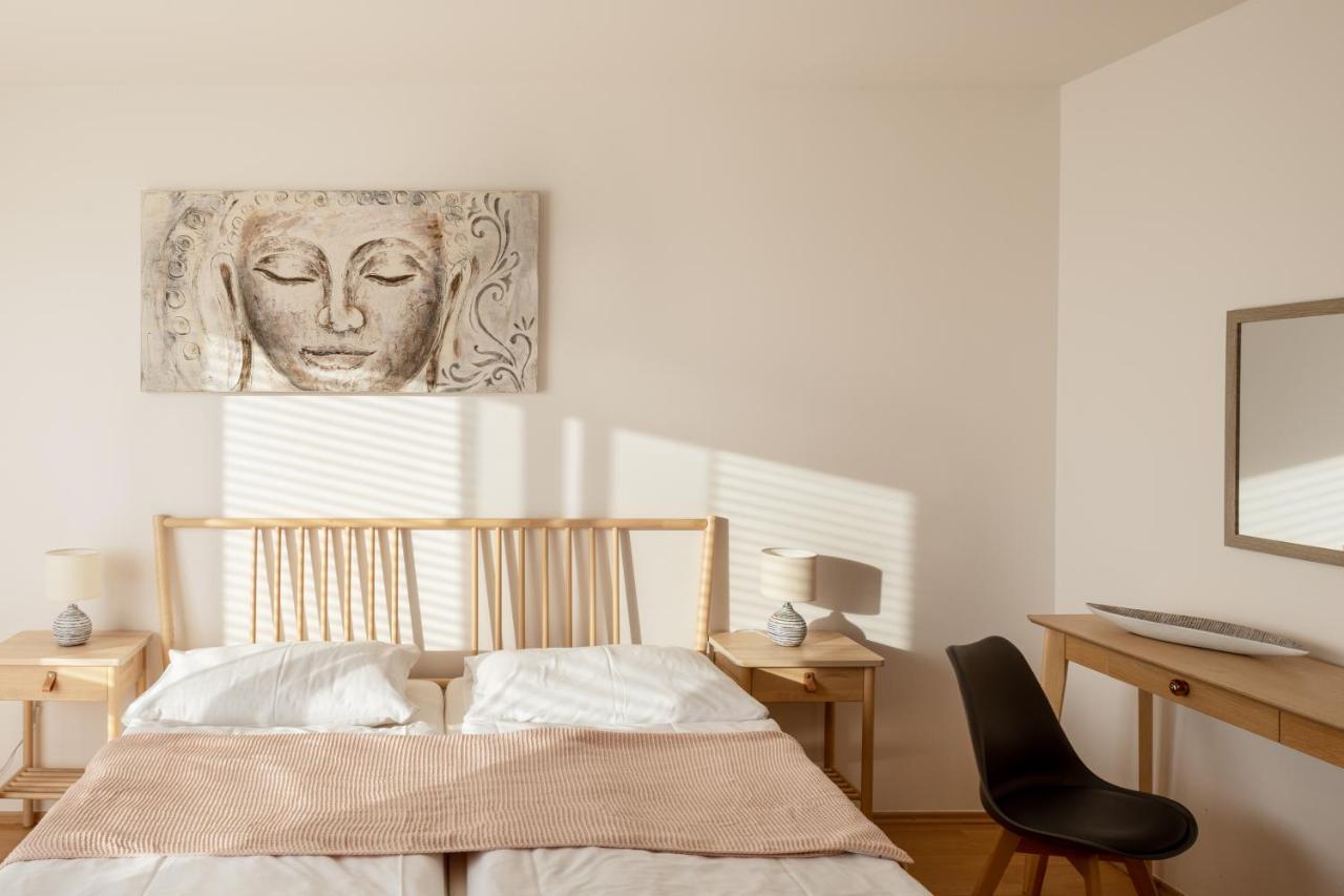 Sunny Apartment In Modrany By Prague Days Экстерьер фото