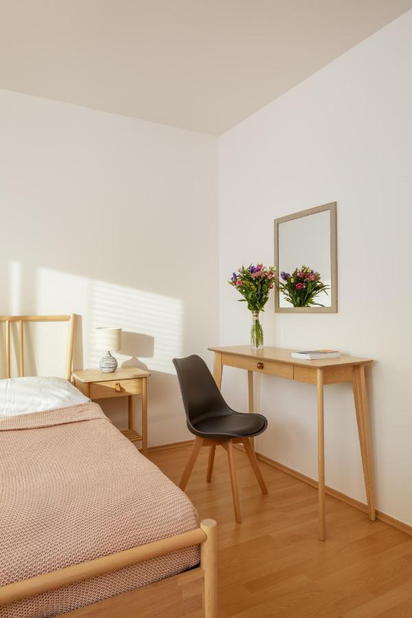 Sunny Apartment In Modrany By Prague Days Экстерьер фото