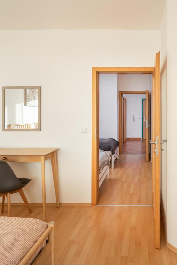 Sunny Apartment In Modrany By Prague Days Экстерьер фото